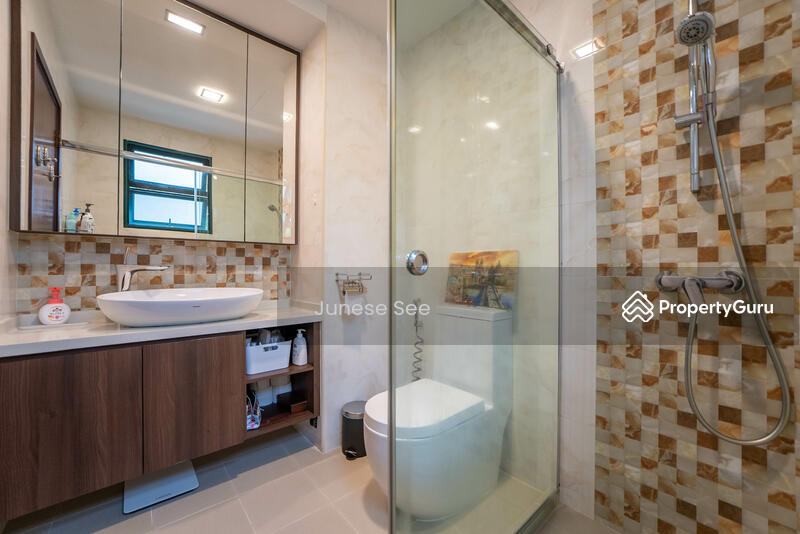 For Sale - CHEAP 1000SQFT Freehold Renovated 2 Bedder