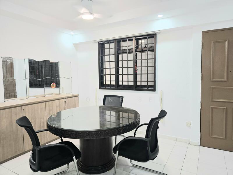 Excellent location near Jurong point 5 room flat⅞, Jurong West Central 1, 3 Bedrooms, 1,356 sqft, HDB Flat For Rent, by Yvonne See, 60107203 - PropertyGuru.com.sg