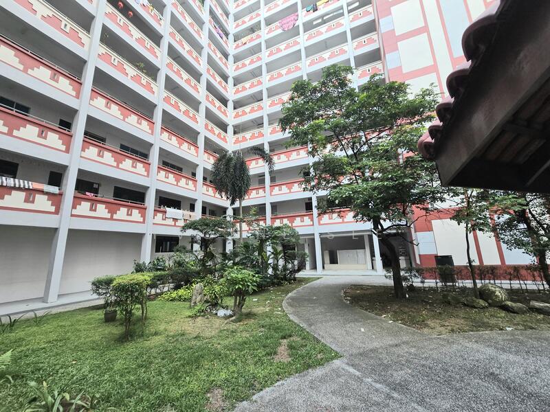 Excellent location near Jurong point 5 room flat⅞, Jurong West Central 1, 3 Bedrooms, 1,356 sqft, HDB Flat For Rent, by Yvonne See, 60107203 - PropertyGuru.com.sg