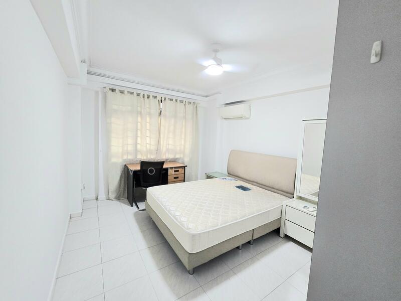Excellent location near Jurong point 5 room flat⅞, Jurong West Central 1, 3 Bedrooms, 1,356 sqft, HDB Flat For Rent, by Yvonne See, 60107203 - Master Bedroom - PropertyGuru.com.sg