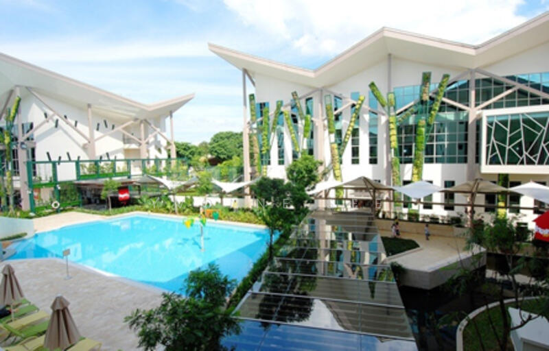Excellent location near Jurong point 5 room flat⅞, Jurong West Central 1, 3 Bedrooms, 1,356 sqft, HDB Flat For Rent, by Yvonne See, 60107203 - Poola Jurong - PropertyGuru.com.sg