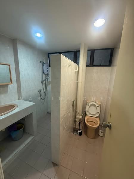 Neptune Court, 1 Marine Vista, Room Rental, 150 sqft, Apartment For Rent, by Mar Inn Chee, 60107209 - Bathroom - PropertyGuru.com.sg