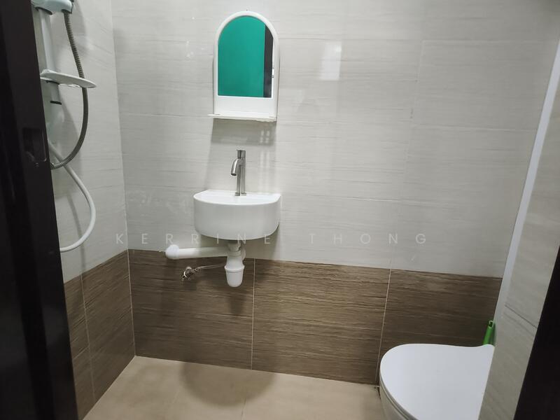Changi Court, 698 Upper Changi Road East, Bedok / Upper East Coast, Room Rental, 120 sqft, Condominium For Rent, by Kerrine Thong, 60107371 - Bathroom - PropertyGuru.com.sg