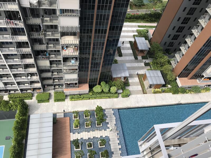 High floor pool view