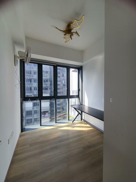 Common room flying dragon ceiling light