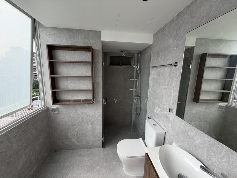 Master’s  bathroom