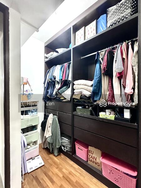 Walk-in Wardrobe