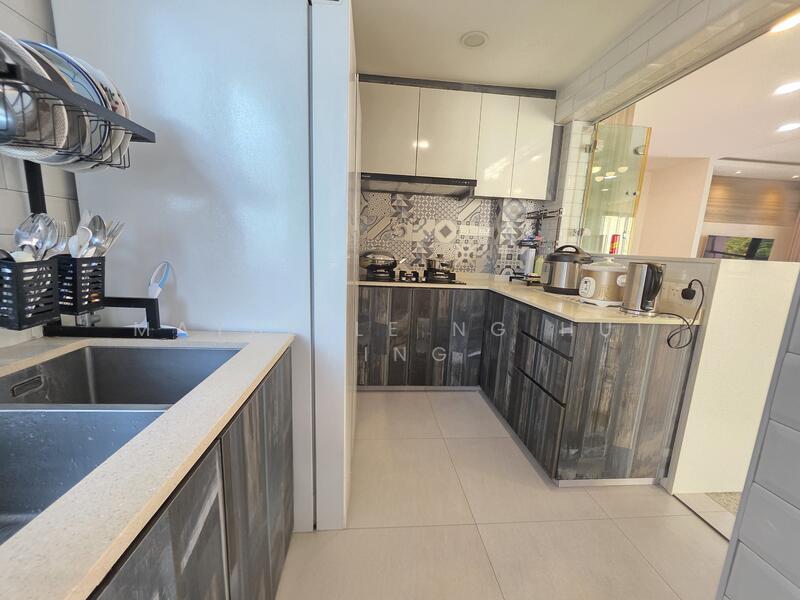 Kitchen enclosed, opening doors 