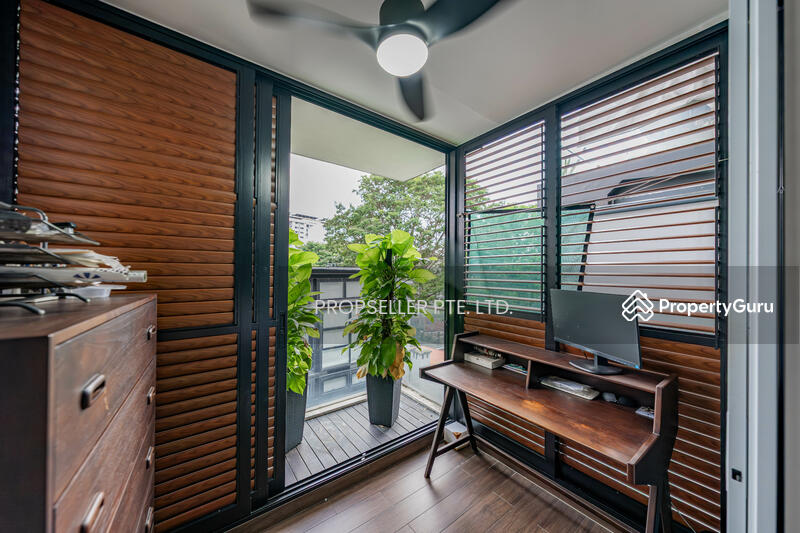 Masterbedroom Balcony