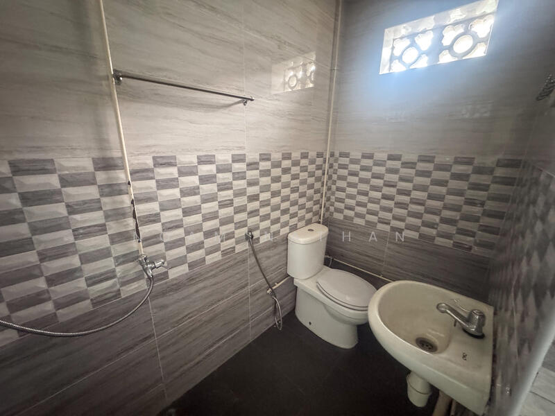 2 Storey ⭐ Rowell Road Shophouse, Rowell Road, Farrer Park / Serangoon Rd, 2,214 sqft, Shop / Shophouse For Sale, by Noam Nathan, 60107957 - Bathroom - CommercialGuru.com.sg
