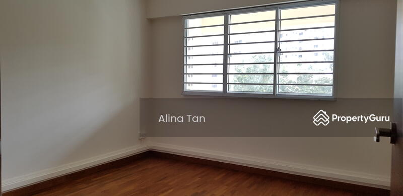For Sale - 942 Tampines Avenue 5