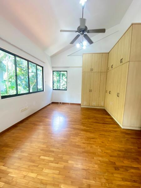 For Sale - Semi-Detached at Holland Grove Vicinity. 1km to Henry Park