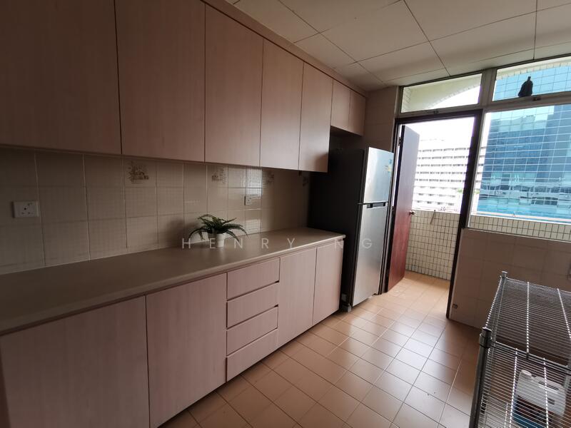 For Rent - Roxy Square