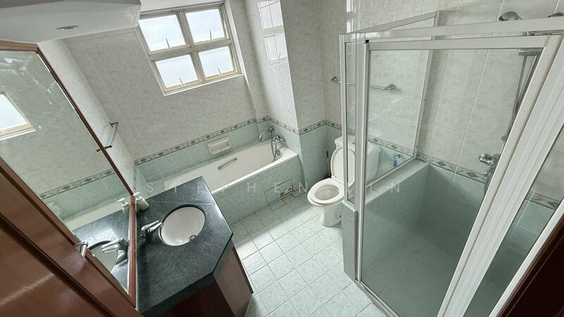 Northoaks, 20 Woodlands Cresent, Admiralty / Woodlands, 3 Bedrooms, 1,238 sqft, Condominium For Rent, by Stephen Lin, 60108999 - Master Bedroom's Bathroom - PropertyGuru.com.sg