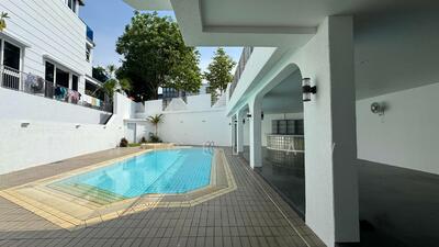 For Sale - ☘️ RARE ❤️ HILLTOP SEMI-D IN DISTRICT 16 w/ Swimming Pool ☘️ - SENNETT / LUCKY / PARBURY