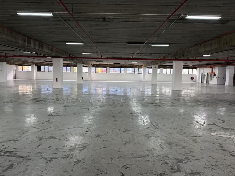 Ground | 4m High | 3 Bays @ Joo Koon MRT, Joo Koon MRT, 28,000 sqft, Factory / Workshop (B2) For Rent, by Ryan Chau, 60109126 - Interior - CommercialGuru.com.sg