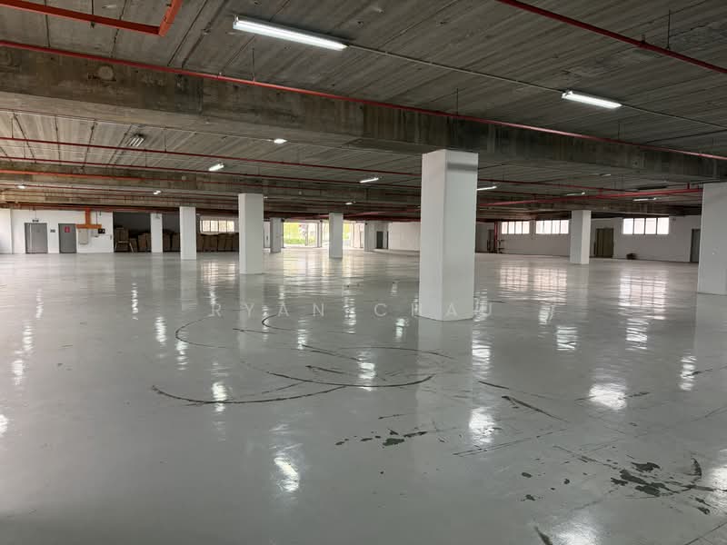 Ground | 4m High | 3 Bays @ Joo Koon MRT, Joo Koon MRT, 28,000 sqft, Factory / Workshop (B2) For Rent, by Ryan Chau, 60109126 - Interior - CommercialGuru.com.sg