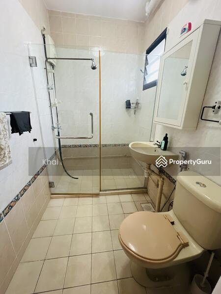 Ensuite bathroom