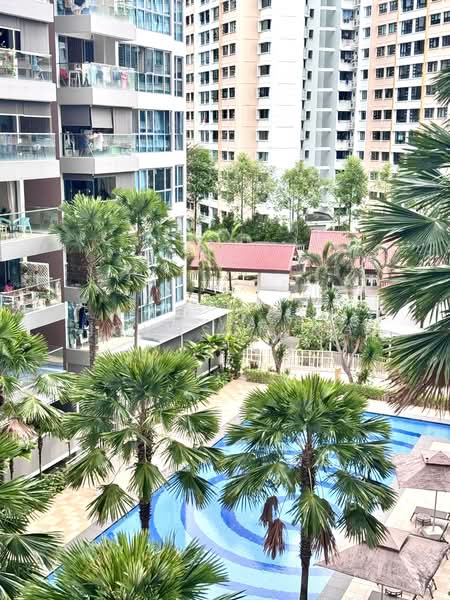 A Treasure Trove, 68 Punggol Walk, 3 Bedrooms, 1,044 sqft, Condominium For Rent, by Johnson Ng, 60109423 - Pool - PropertyGuru.com.sg