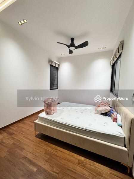 For Rent - Cashew Green