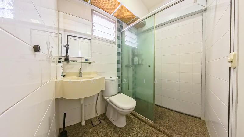 Common toilet 