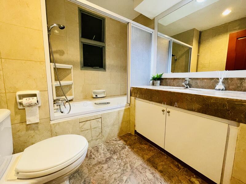 Aspen Heights 1) Master King