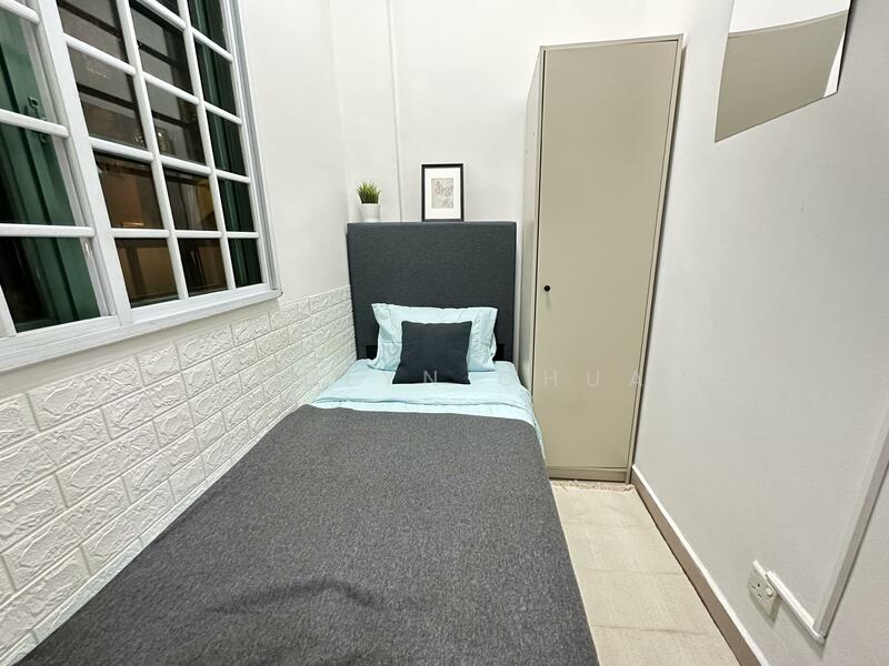 R3) Common Single: $1000/mth (Avail Now) (1) 