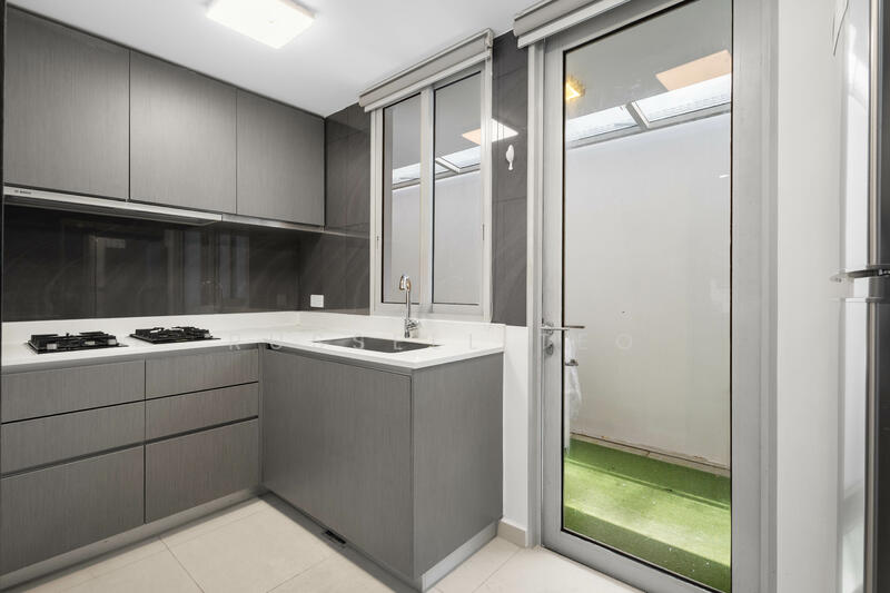 For Sale - ⭐️ SUPER CHEAP ⭐️ Exclusive Corner Terrace with Basement!