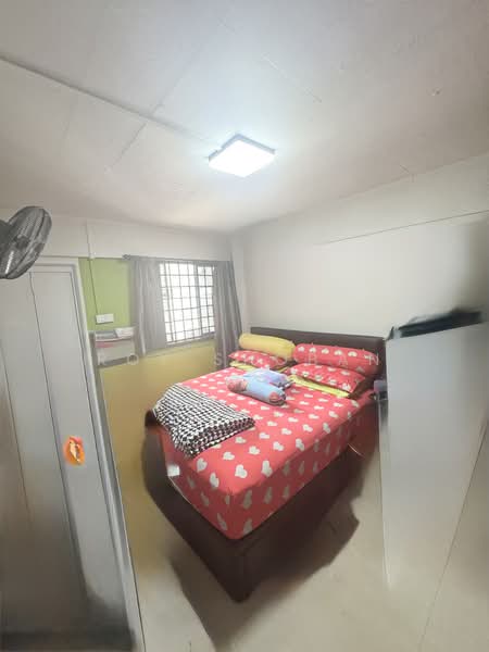 126 Yishun Street 11 HDB Flat For Sale at S$ 420,000 | PropertyGuru Singapore - Bedroom