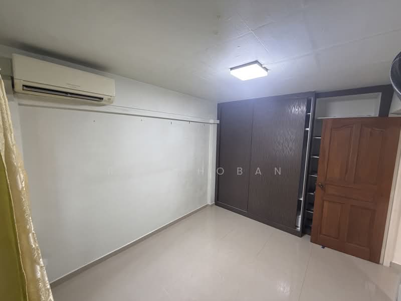 126 Yishun Street 11, 126 Yishun Street 11, 2 Bedrooms, 721 sqft, HDB Flat For Sale, by Roy Shoban, 60109841 - Bedroom - PropertyGuru.com.sg