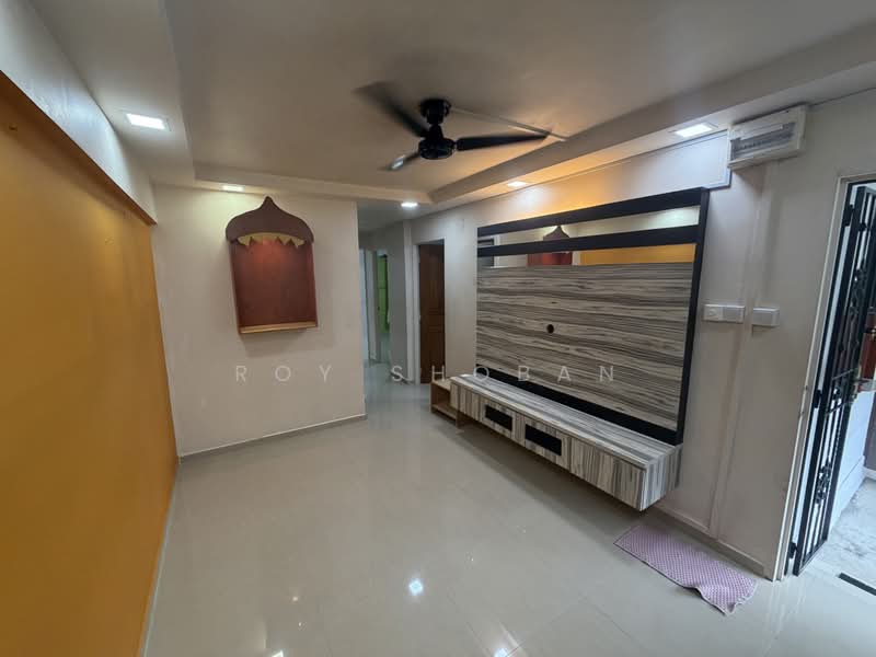 126 Yishun Street 11, 126 Yishun Street 11, 2 Bedrooms, 721 sqft, HDB Flat For Sale, by Roy Shoban, 60109841 - Living Room - PropertyGuru.com.sg