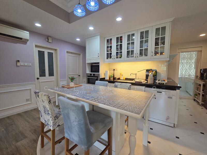 For Sale - Le Hill