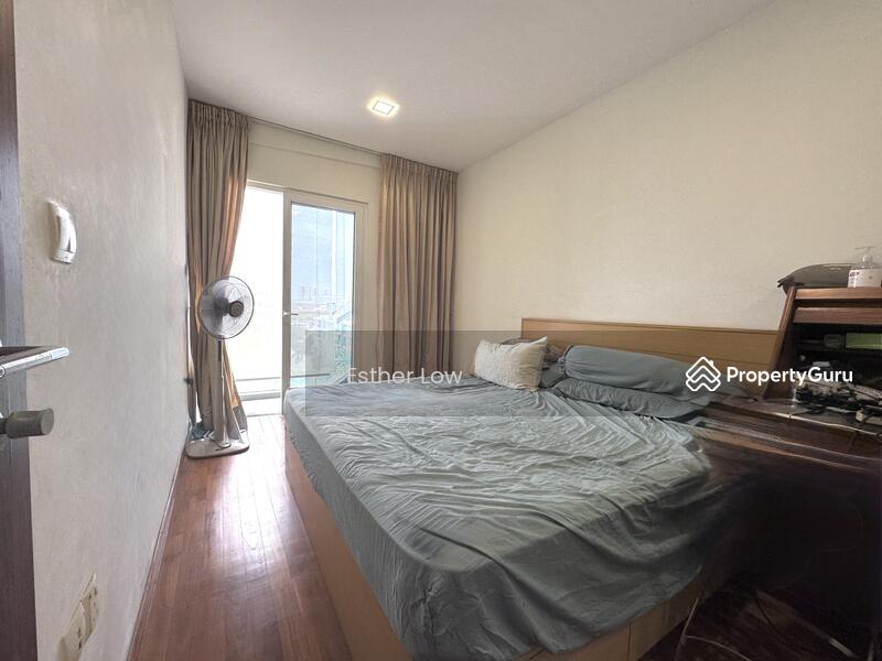 Master bedroom on level 2 