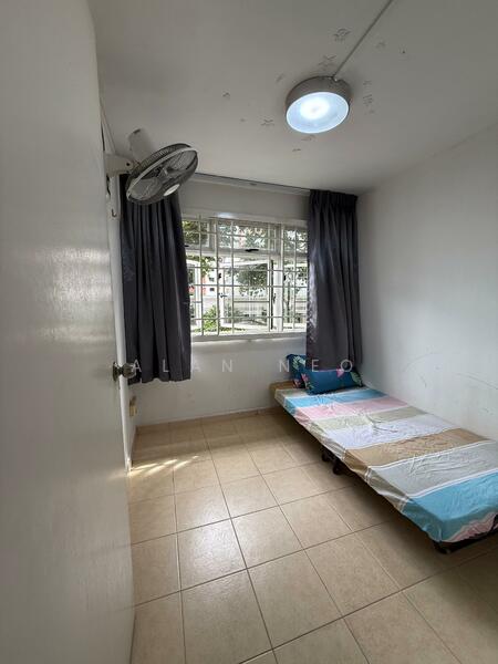 For Rent - 6 Holland Close