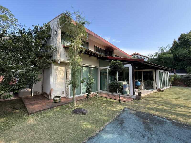 For Sale - D10 Holland GCBA. Regular plot to rebuild dream home.