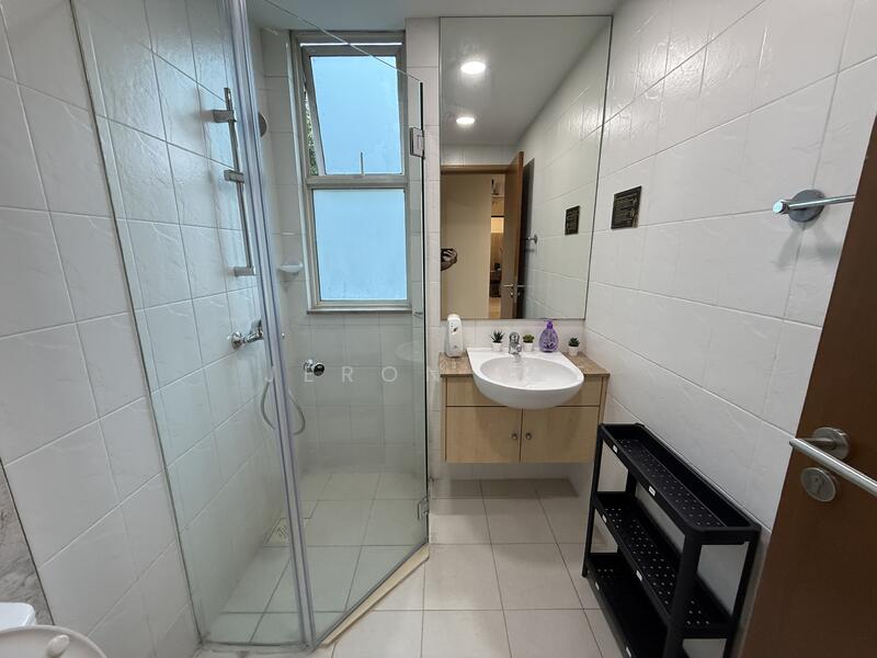Sunglade, 1 Serangoon Avenue 2, Hougang / Punggol / Sengkang, Room Rental, 130 sqft, Condominium For Rent, by Jeron Lee, 60110396 - Bathroom - PropertyGuru.com.sg