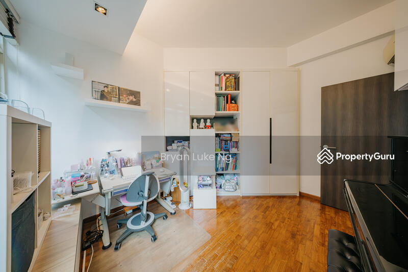 Bedroom 2/ Study
