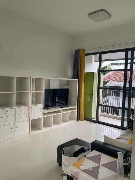 E Maisons (The Maisons), 30 Braddell Road, 1 Bedroom, 570 sqft, Apartment For Rent, by Annie Huang, 60110963 - Living Room - PropertyGuru.com.sg