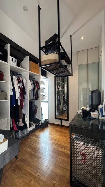 Walk-in Wadrobe