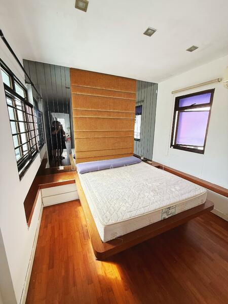 683B Choa Chu Kang Crescent HDB Flat For Sale at S$ 550,000 | PropertyGuru Singapore - Bedroom