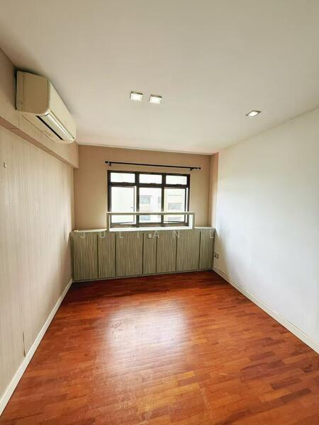 683B Choa Chu Kang Crescent HDB Flat For Sale at S$ 550,000 | PropertyGuru Singapore - Interior