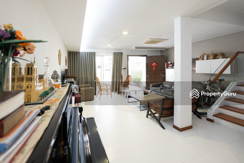 For Sale - Delightful Daisy Avenue Terrace with Balcony