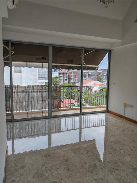 Living Room with dual unblocked views