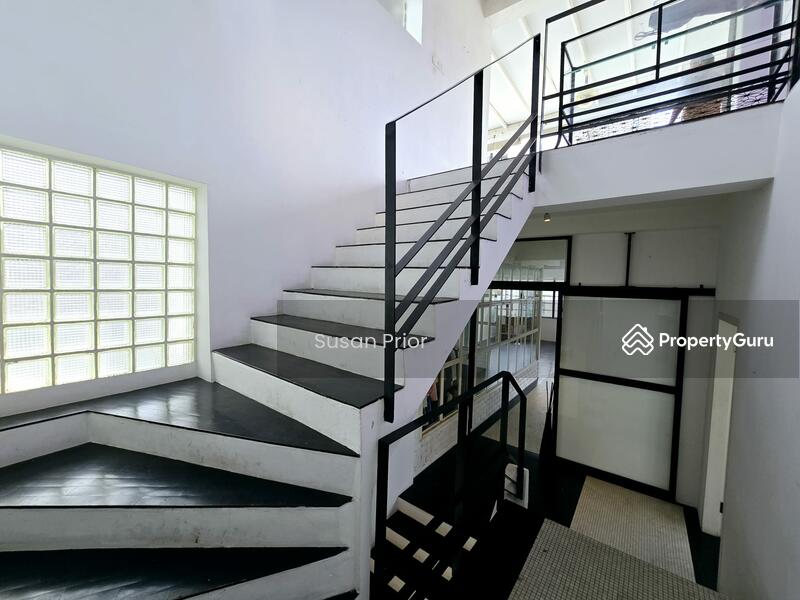 For Rent - Tiong Bahru 5 Mins to MRT RARE PENTHOUSE