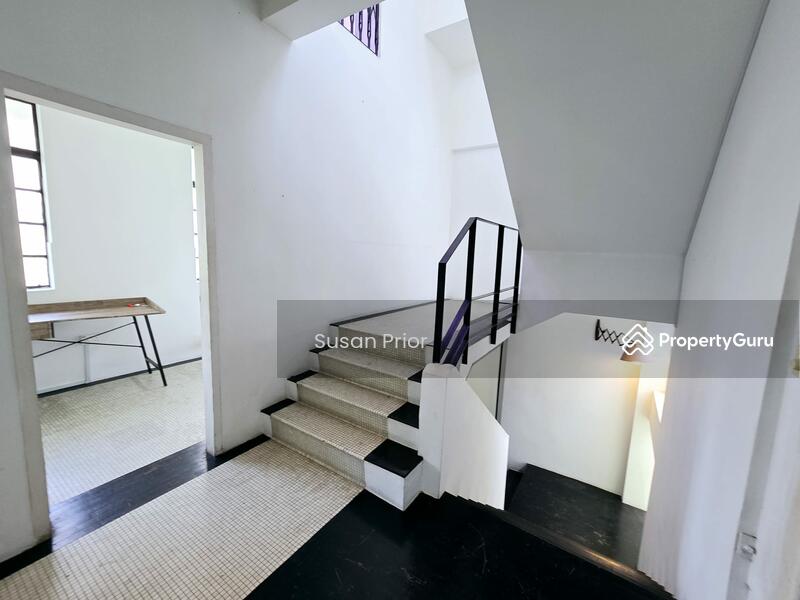 For Rent - Tiong Bahru 5 Mins to MRT RARE PENTHOUSE