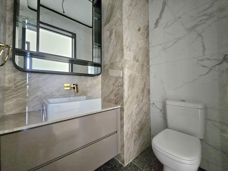 Perfect Ten, 321 Bukit Timah Road, 3 Bedrooms, 1,227 sqft, Condominium For Sale, by Koh Ai Li, 60111604 - Bathroom - PropertyGuru.com.sg