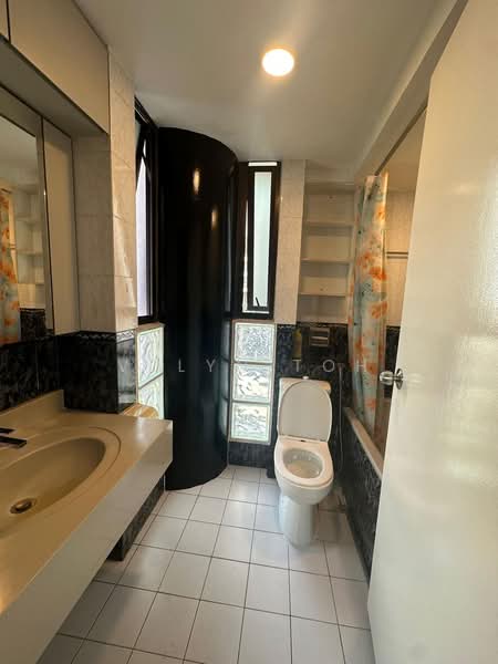 The Tanamera, 3 Tanah Merah Kechil Road, Room Rental, 200 sqft, Condominium For Rent, by Velyn Toh, 60111838 - Bathroom - PropertyGuru.com.sg