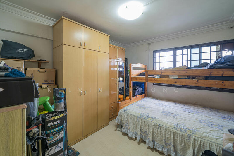 247 Jurong East Street 24 HDB Flat For Sale at S$ 450,000 | PropertyGuru Singapore - Bedroom