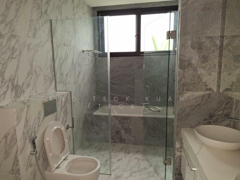 ✨️Heyyyy! Last 2 Units Left!✨️, ✨️1km Henry Park✨️Holland Rd ✨️, 5 Bedrooms, 4,574 sqft, Terraced House For Sale, by Ang Teck Kuan (Teck), 60112189 - Bathroom - PropertyGuru.com.sg