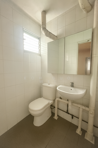 MASTER BATH